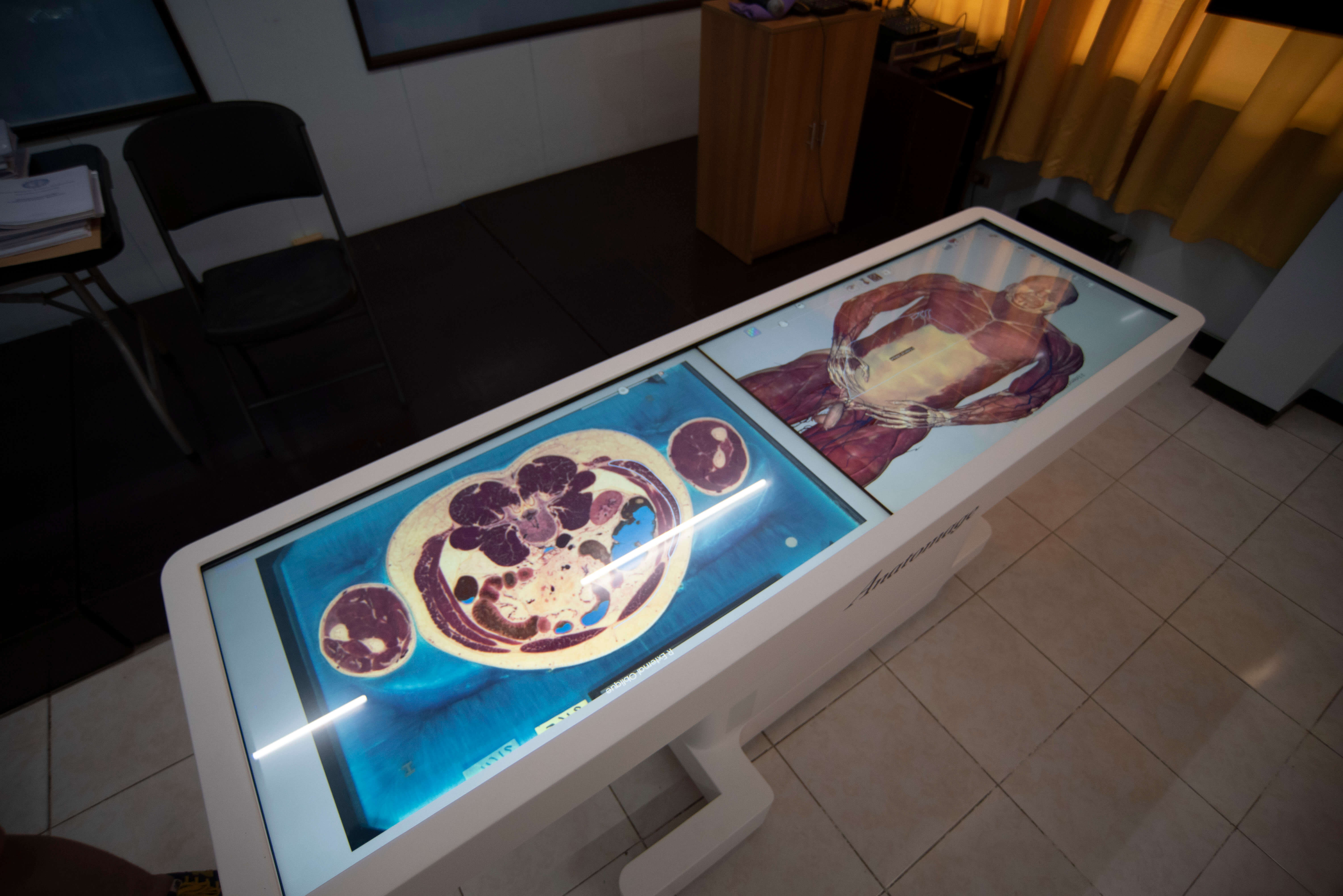 DMSF-modernizes-medical-education-with-3D-Anatomage-Table-A-New-Age-Tool-for-Anatomy